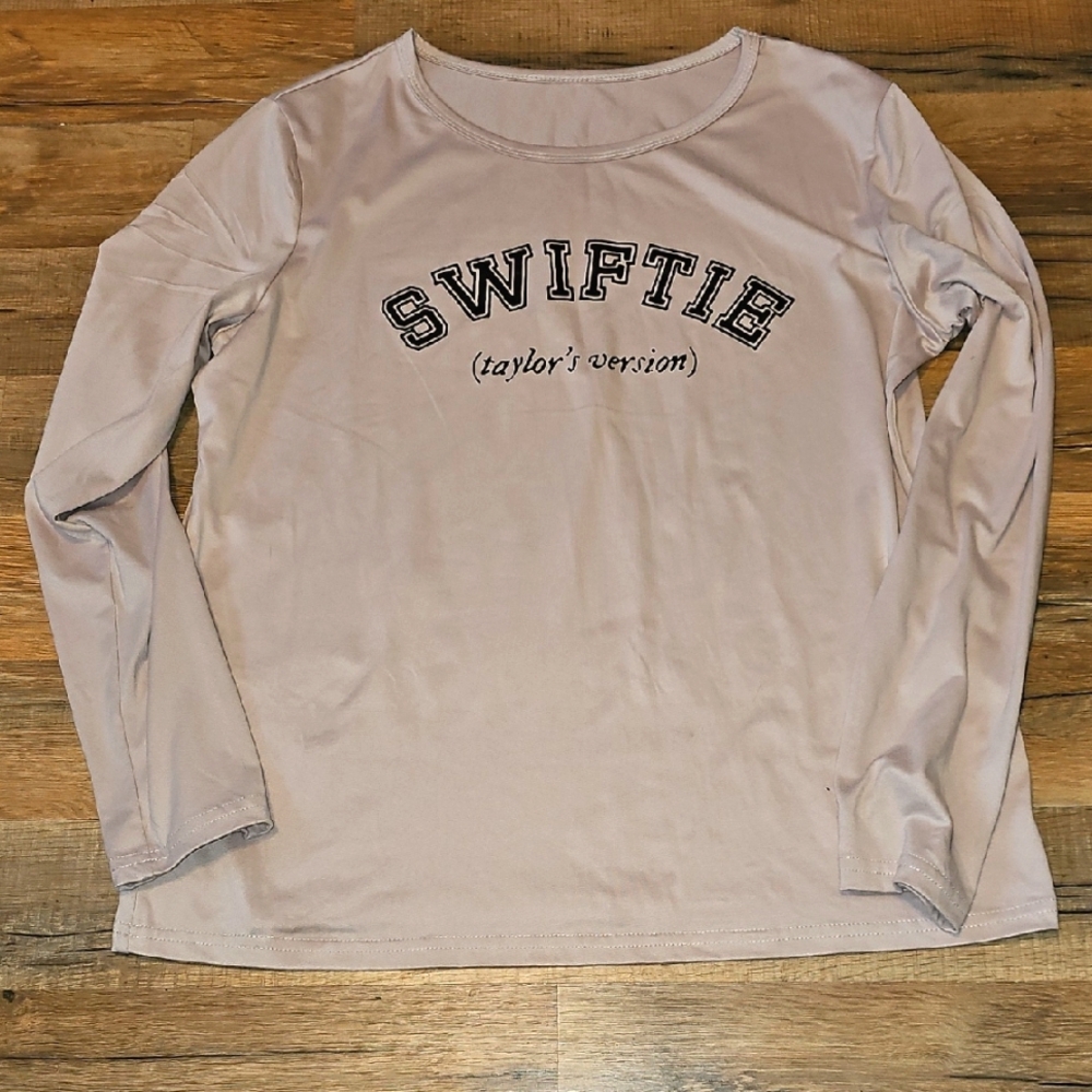 Swiftie Taylor Swift Shirt Size Medium